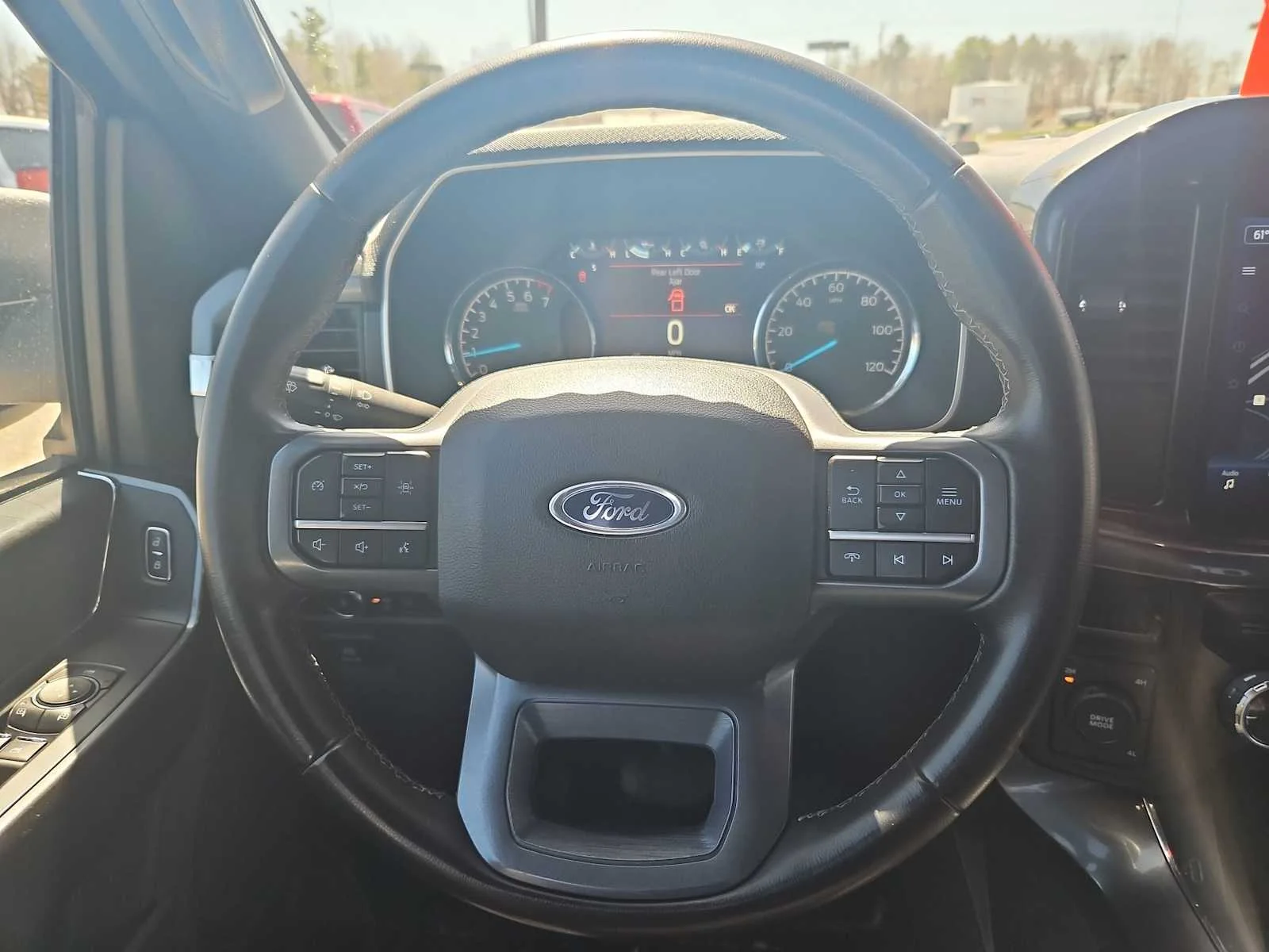Used 2023 Avalanche Gray Ford XLT image 17