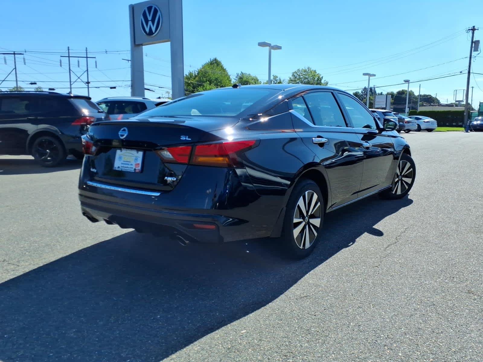 Used 2022 Super Black Nissan 2.5 SL image 5