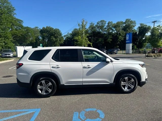 Certified Used 2023 Platinum White Pearl Honda EX-L image 9