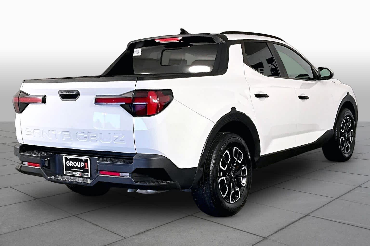Used 2022 Ice White Hyundai SEL image 10