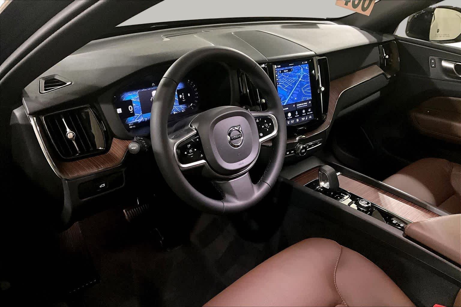 Used 2023 BLACK Volvo Plus Bright Theme image 17