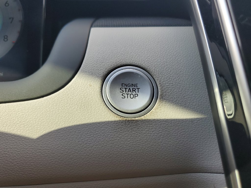 Used 2024 Silver Hyundai SEL image 24