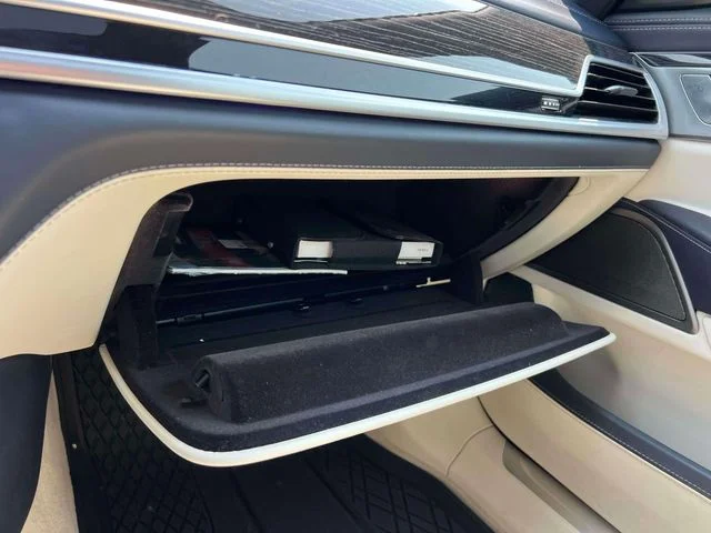 Used 2022 Black BMW 750i xDrive image 41