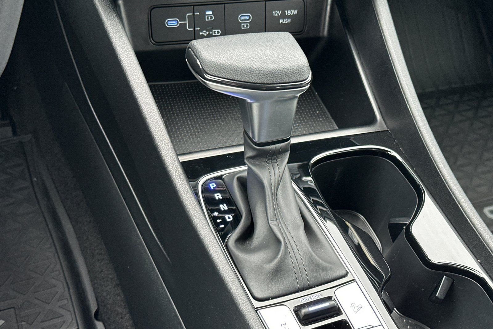 2025 Hyundai Santa Cruz SEL - Photo 22