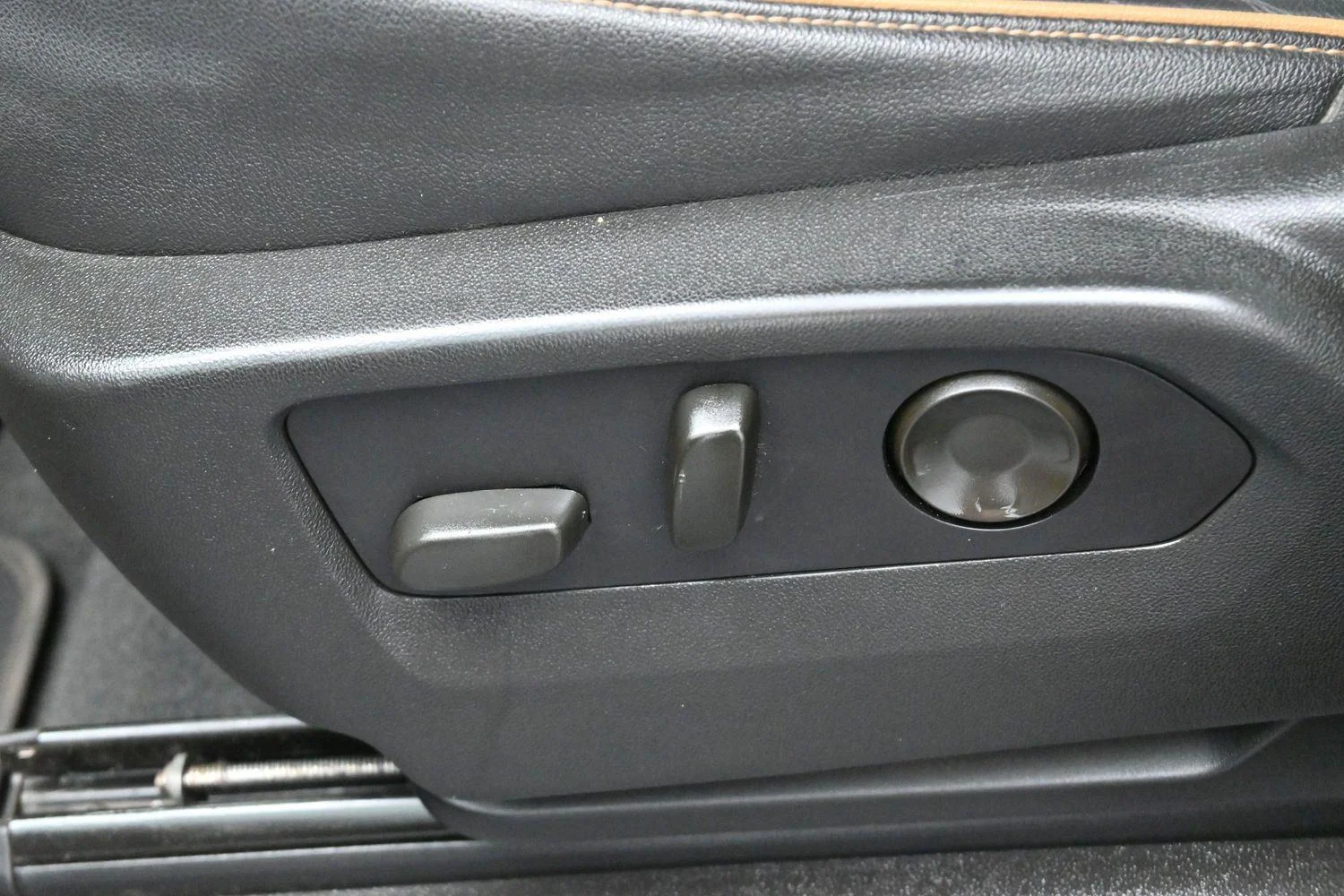 Used 2021 Dark Sky Metallic GMC AT4 image 17