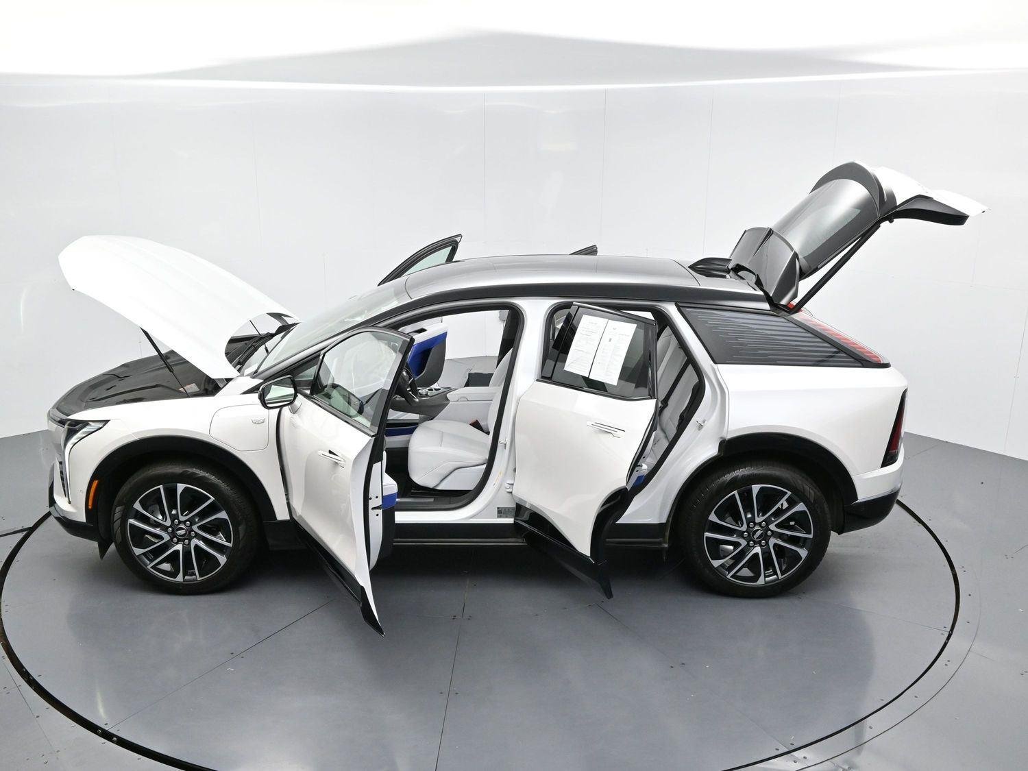 Used 2025 Crystal White Tricoat Cadillac Sport 1 image 44