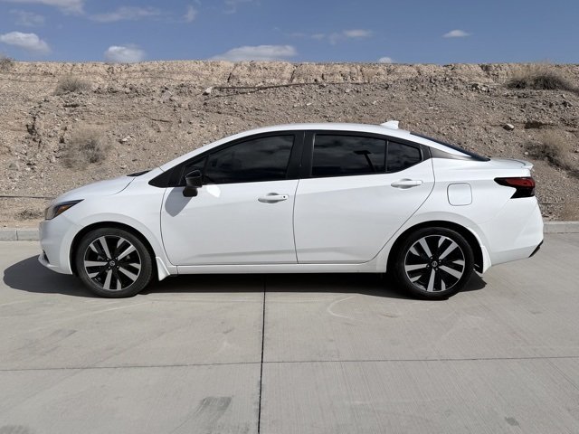 2022 Nissan Versa 1.6 SR photo 4