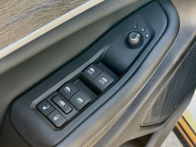 New 2027 White Jeep Limited image 18