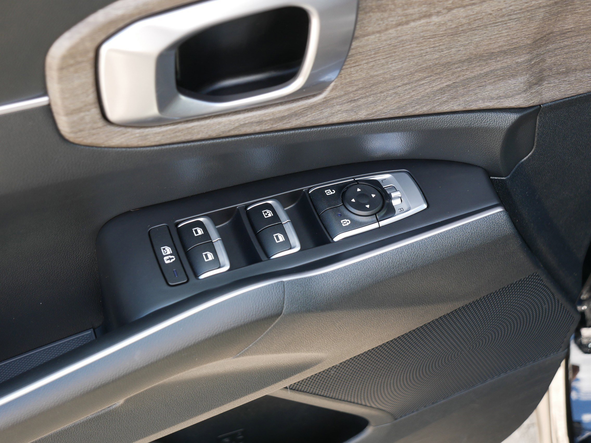 Certified Used 2023 Ebony Black Kia X-Line EX image 19