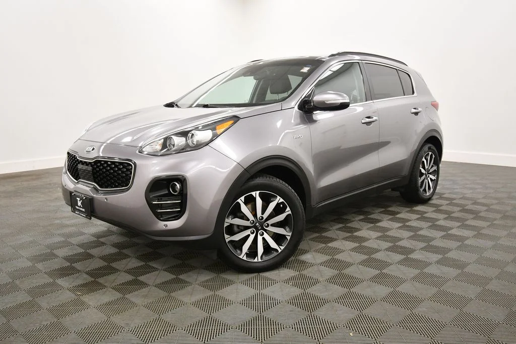 Used 2018 Kia Sportage EX with VIN KNDPNCAC8J7321741 for sale in Rochester, Minnesota