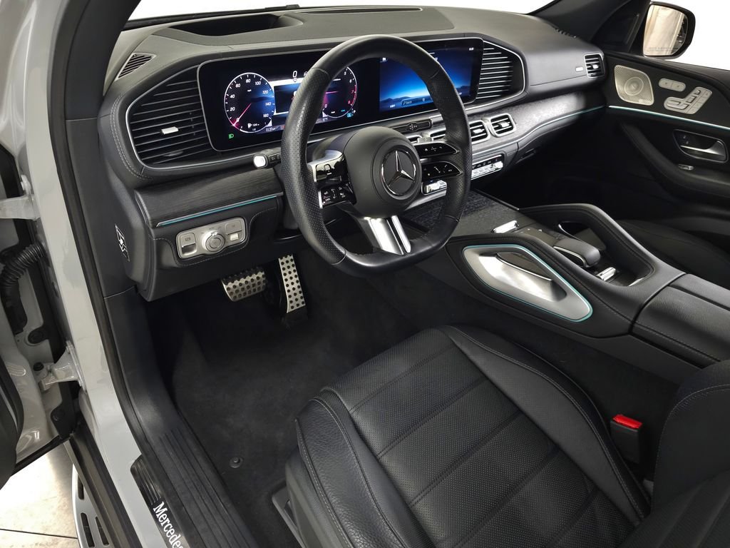 Used 2025 White Mercedes-Benz GLS 580 image 18