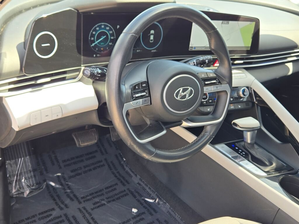 Used 2022 Black Hyundai Limited image 19