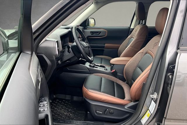 New 2025 Carbonized Gray Metallic Ford Outer Banks image 9