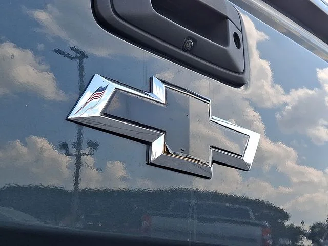 Used 2017 Gray Chevrolet LT image 27