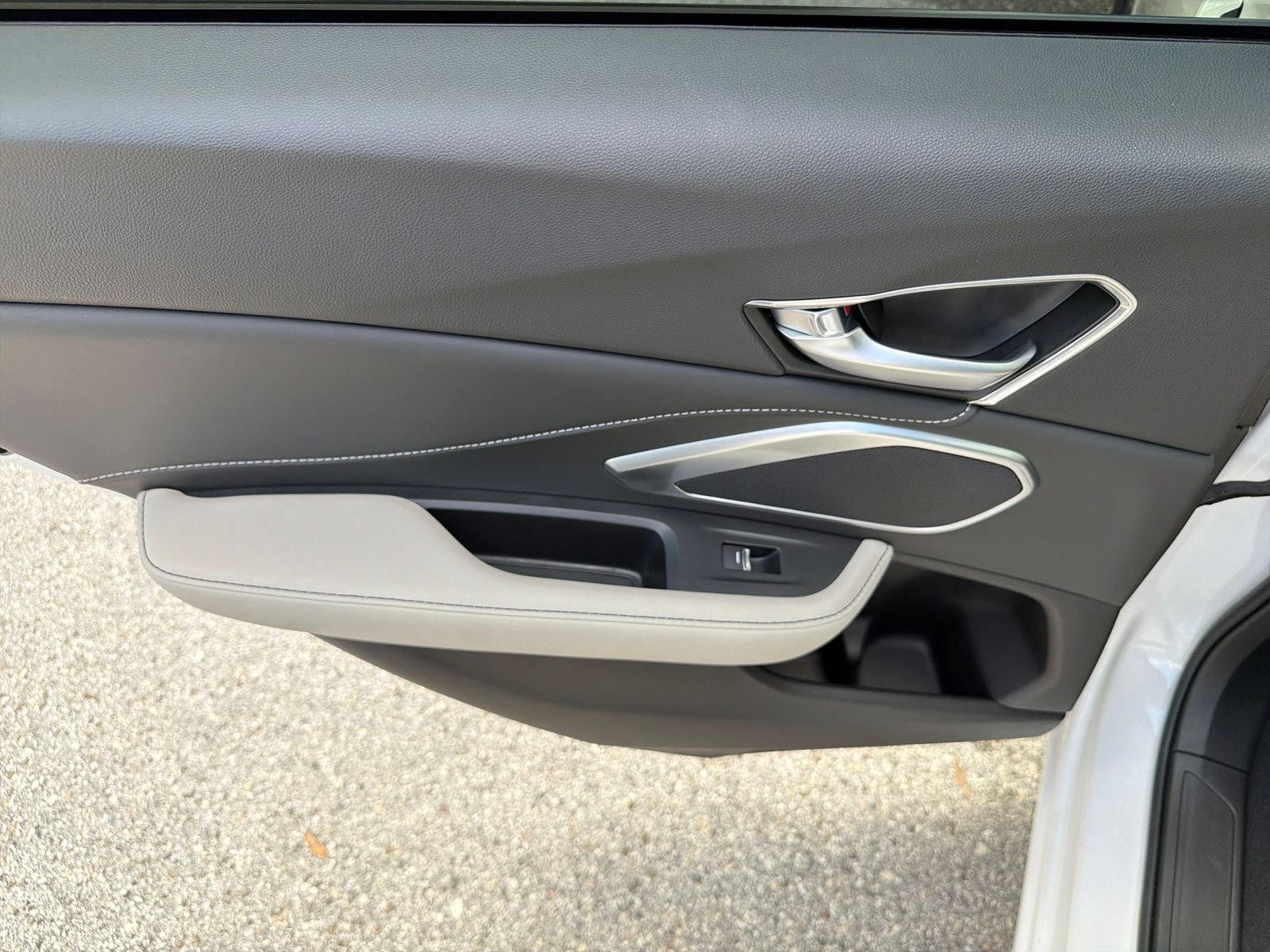 Certified Used 2025 Platinum White Acura Base image 37