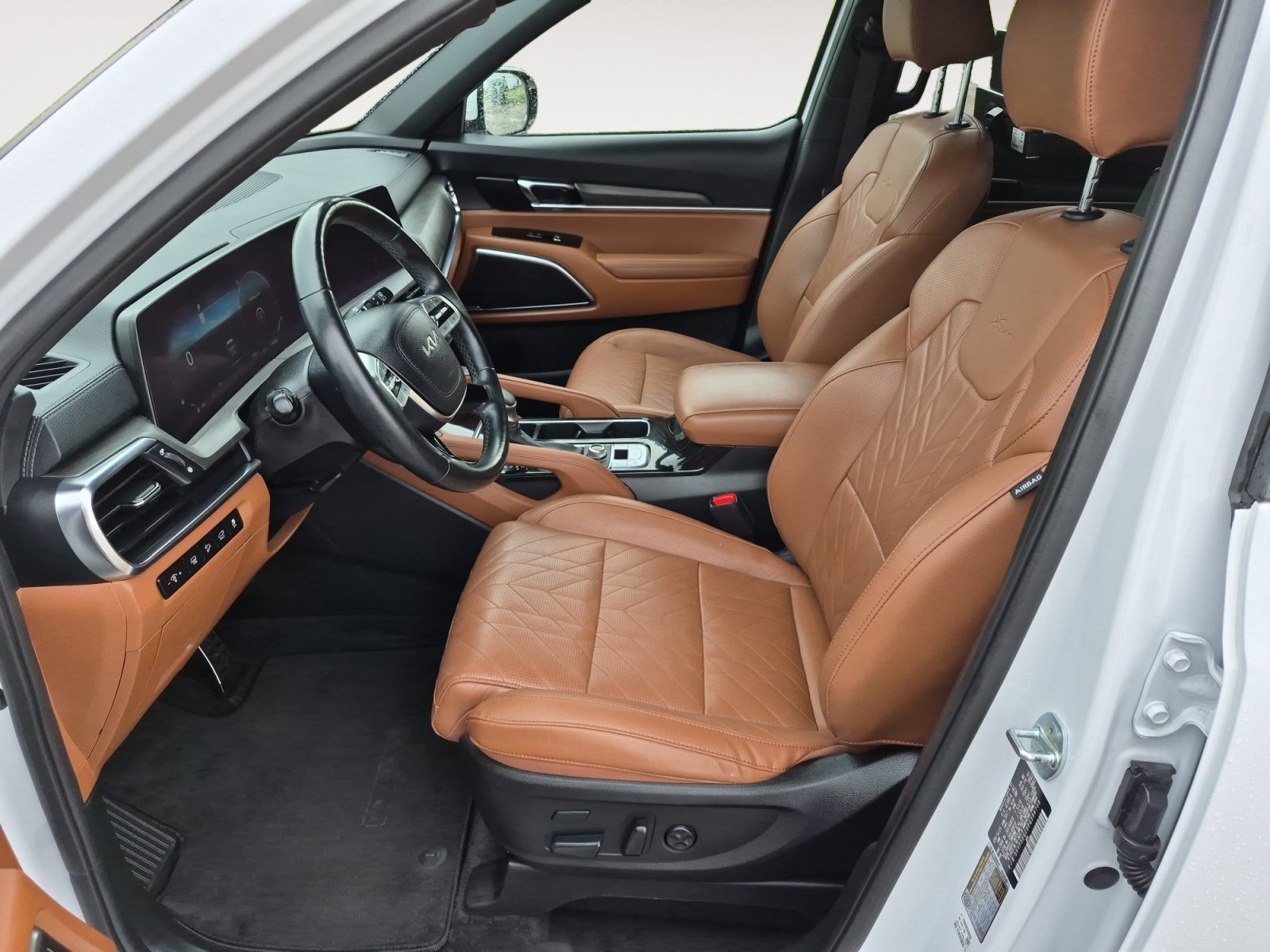 Used 2023 White Kia SX X-Pro image 23