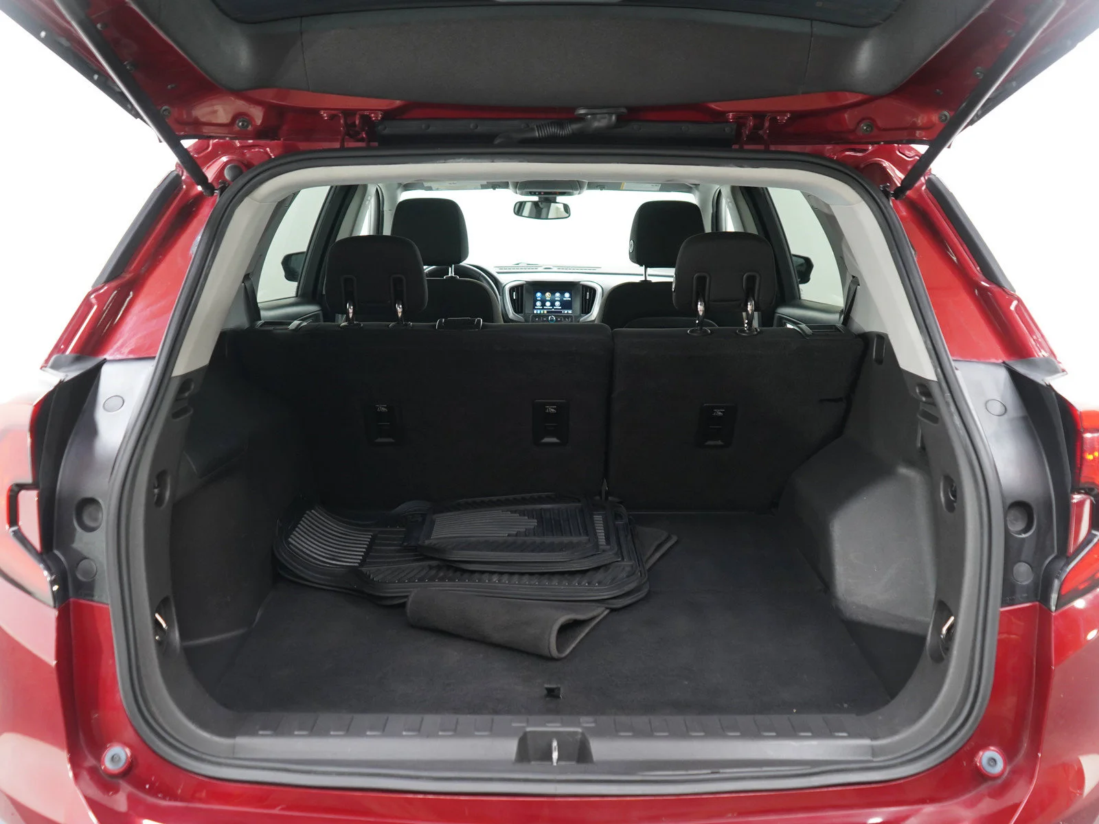 Used 2018 Red Quartz Tintcoat GMC SLE image 16