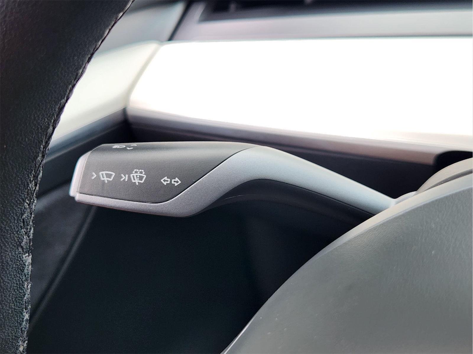 2023 Tesla Model Y photo 21 of 33