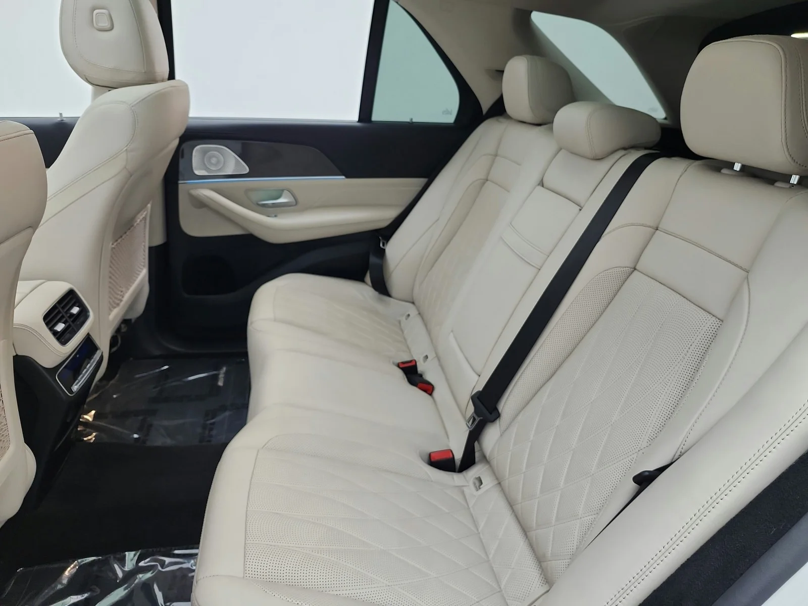 Certified Used 2022 MANUFAKTUR Diamond White Bright Mercedes-Benz AMG® GLE 63 S 4MATIC SUV image 13
