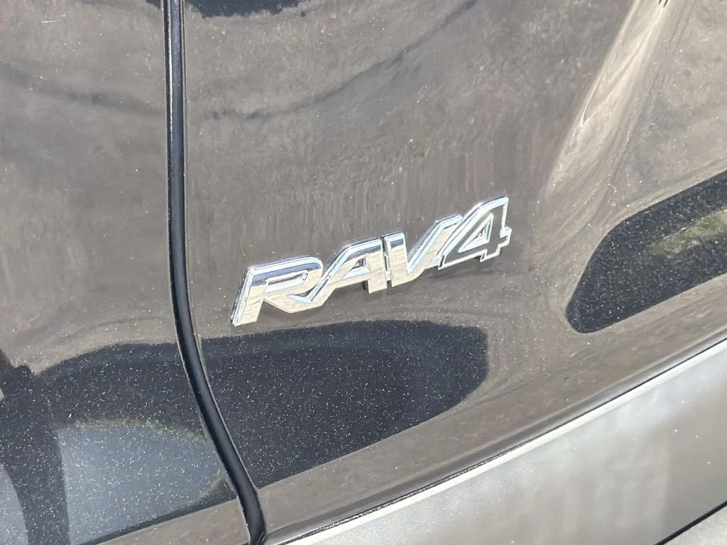 Used 2019 Midnight Black Metallic Toyota Limited image 31