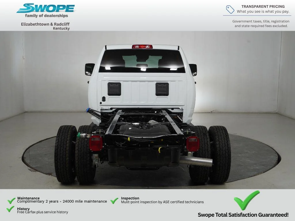 New 2026 Bright White Clearcoat RAM Tradesman image 3