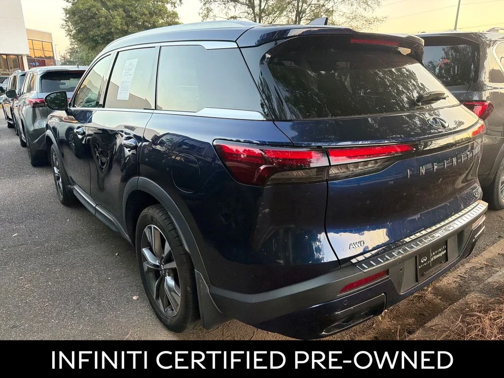 Certified Used 2023 Grand Blue INFINITI LUXE image 3