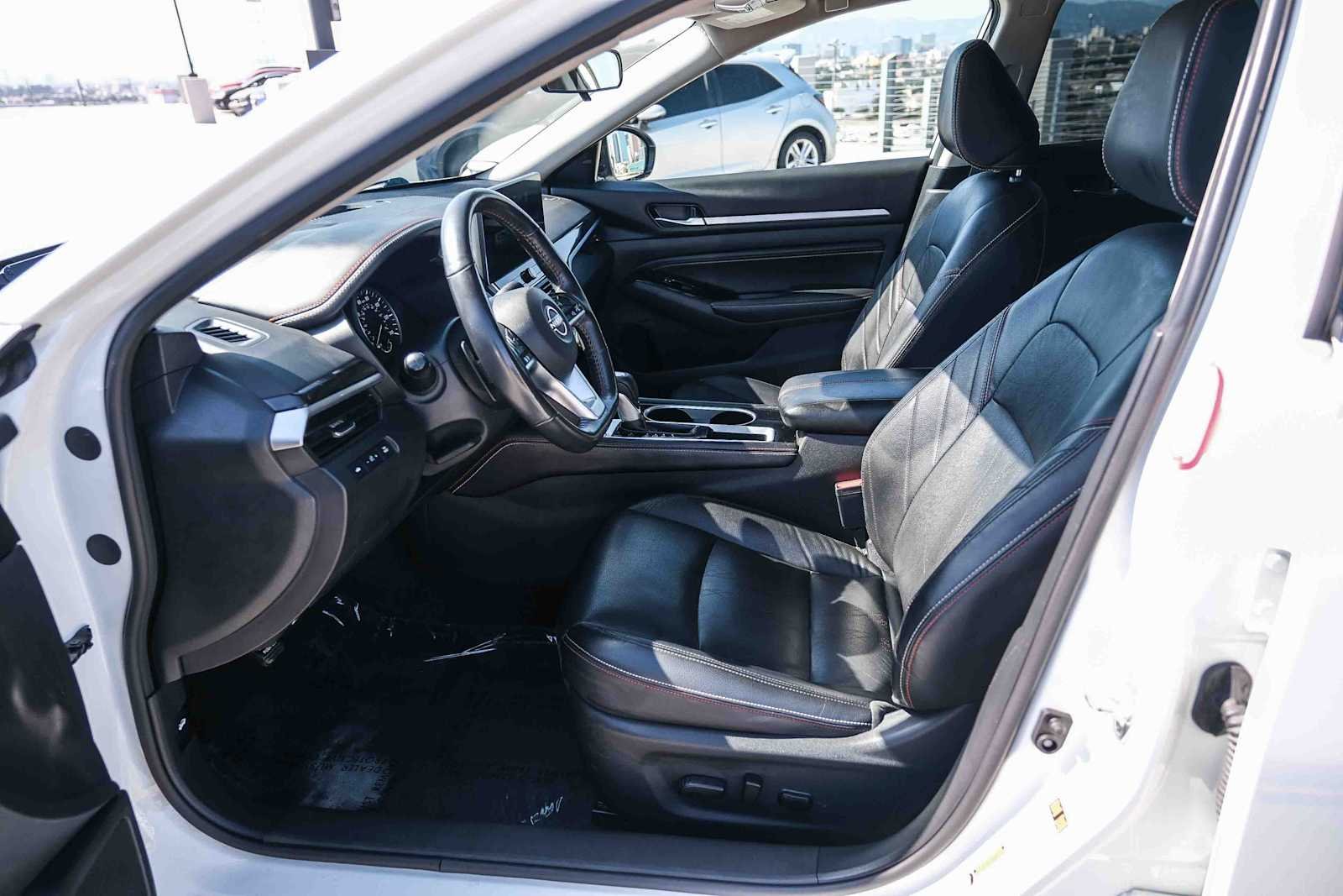 Used 2023 Pearl White Tricoat Nissan 2.5 SR image 20