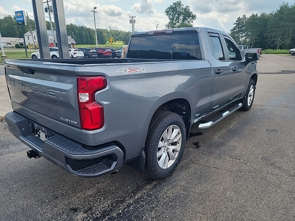 Used 2021 Gray Chevrolet Custom image 7