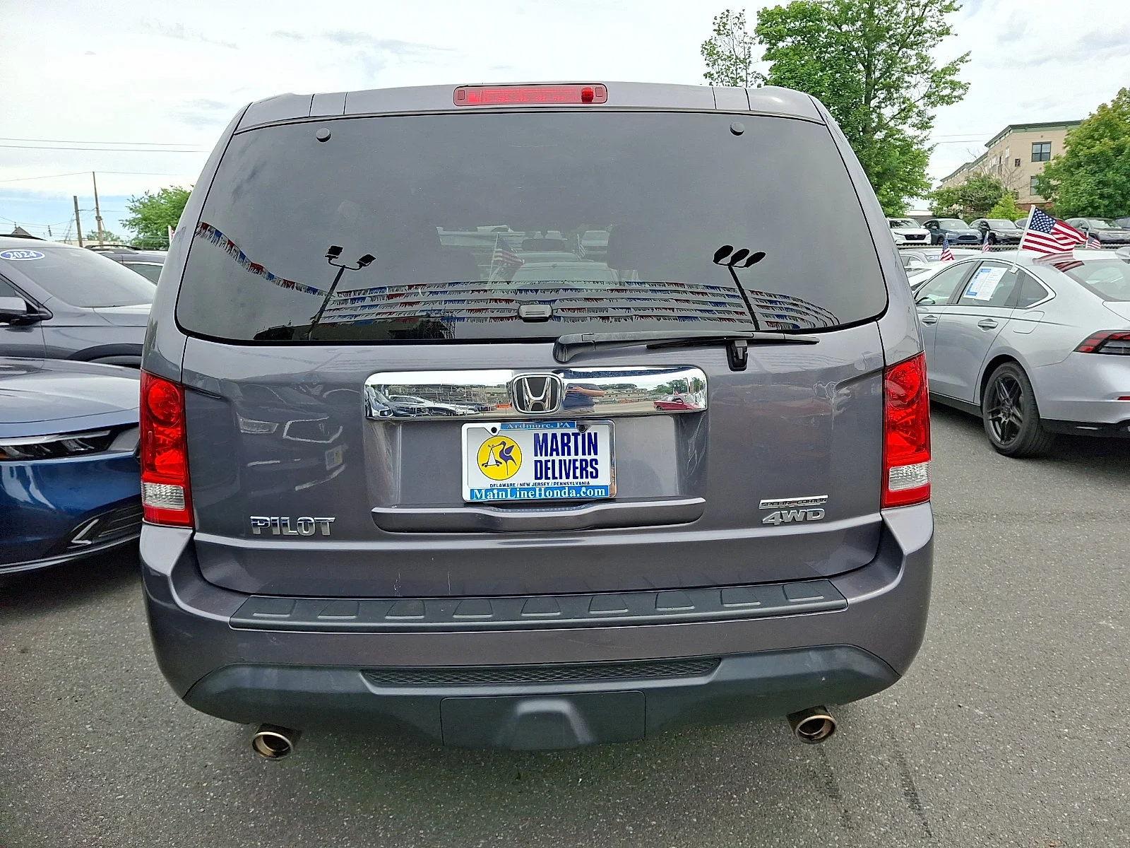 Used 2015 Modern Steel Metallic Honda SE image 5
