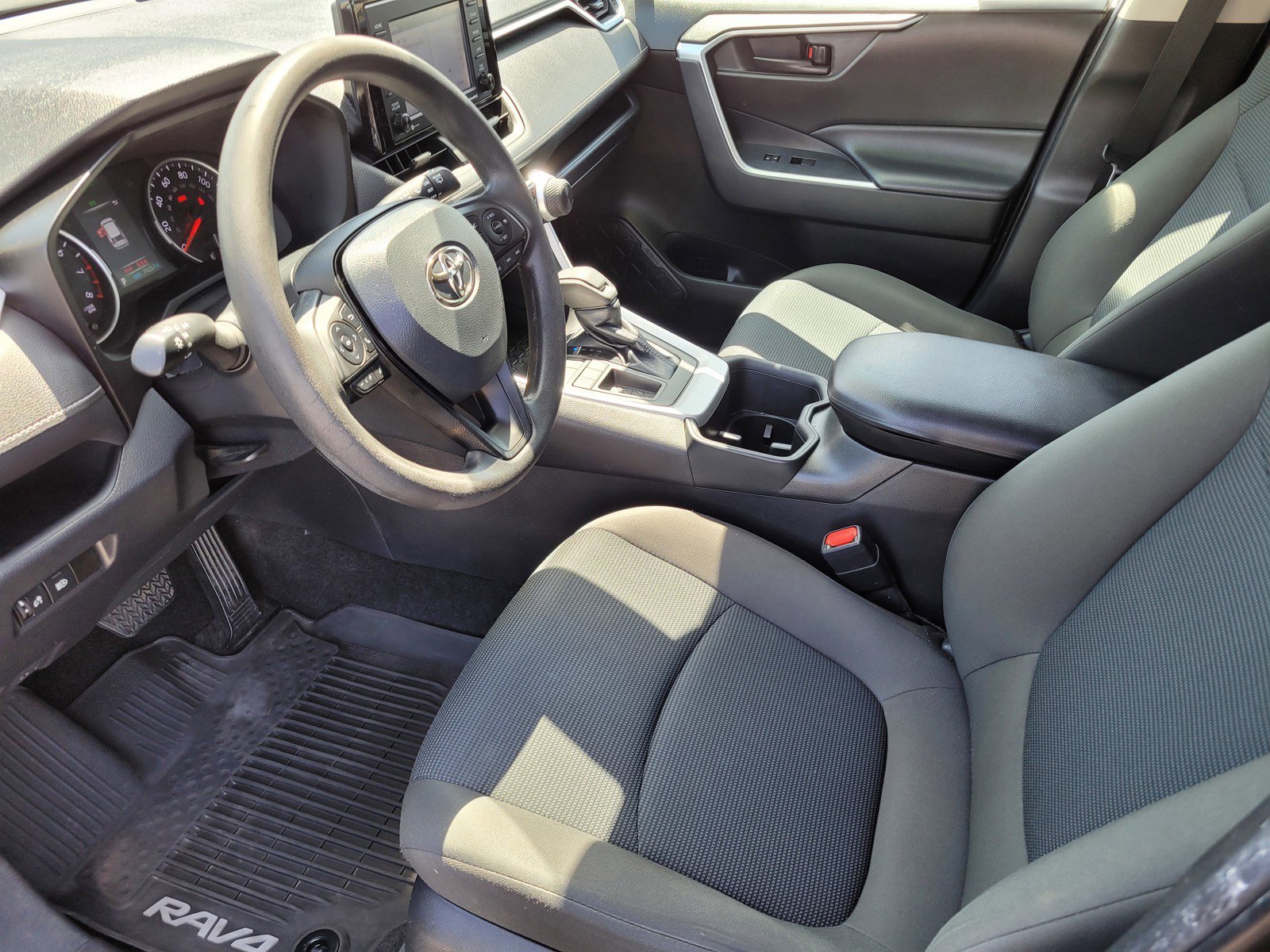 Used 2022  Toyota LE image 14