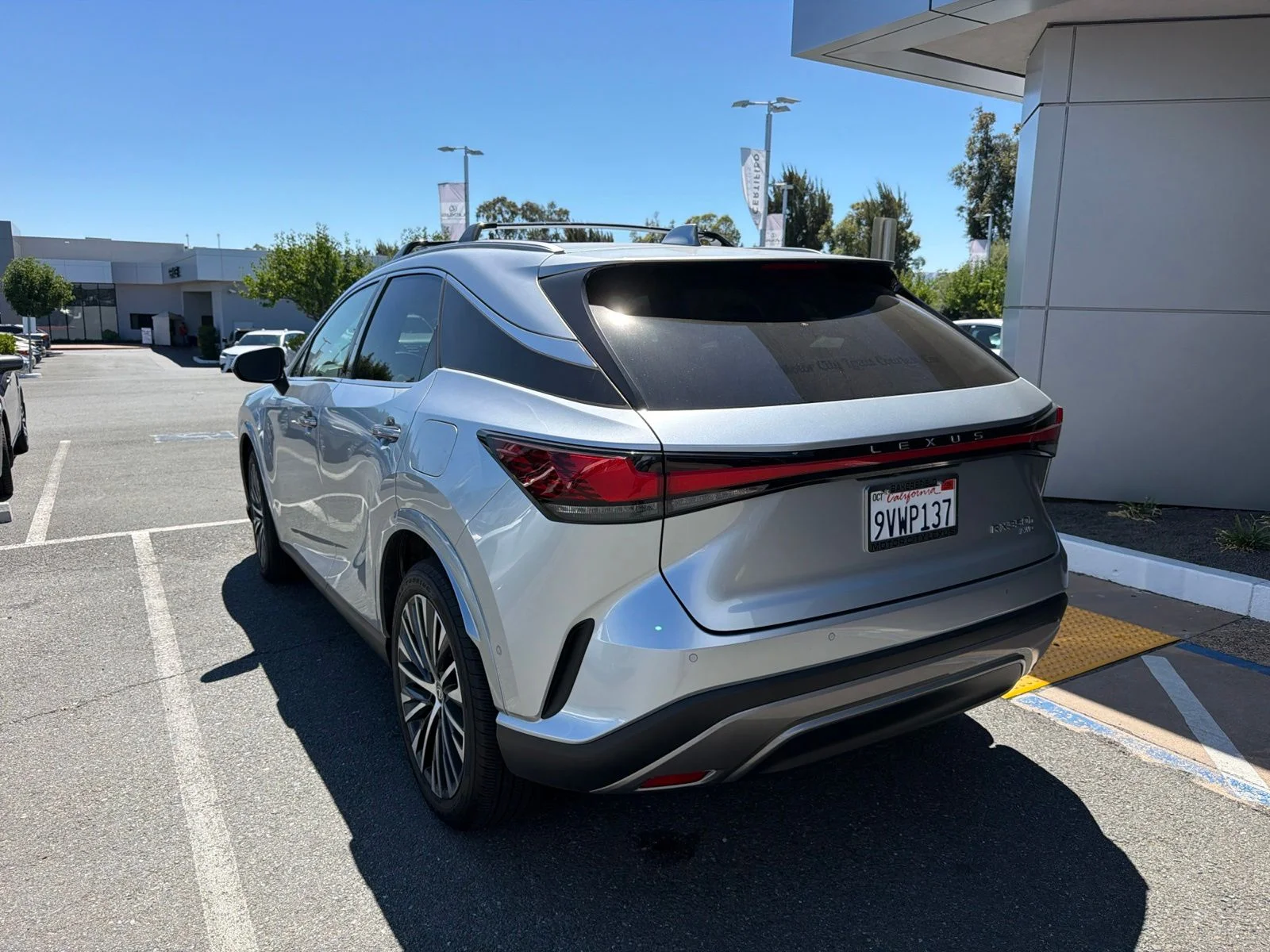 Used 2025 Iridium Lexus 350h Premium Plus image 4
