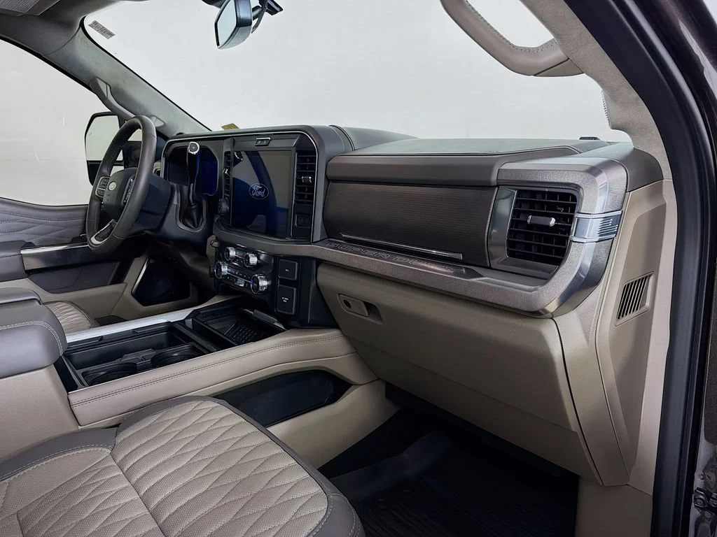 Used 2025  Ford XL image 27