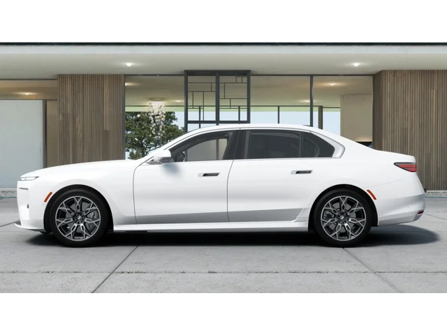New 2027 Mineral White Metallic BMW 740i xDrive image 4