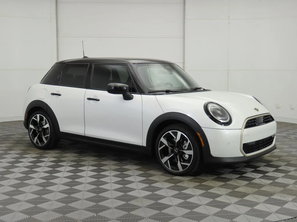 Used 2026 Nanuq White Metallic MINI Signature Plus image 4