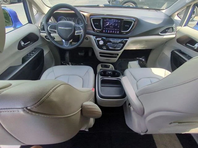 Used 2019 Blue Chrysler Touring L image 31
