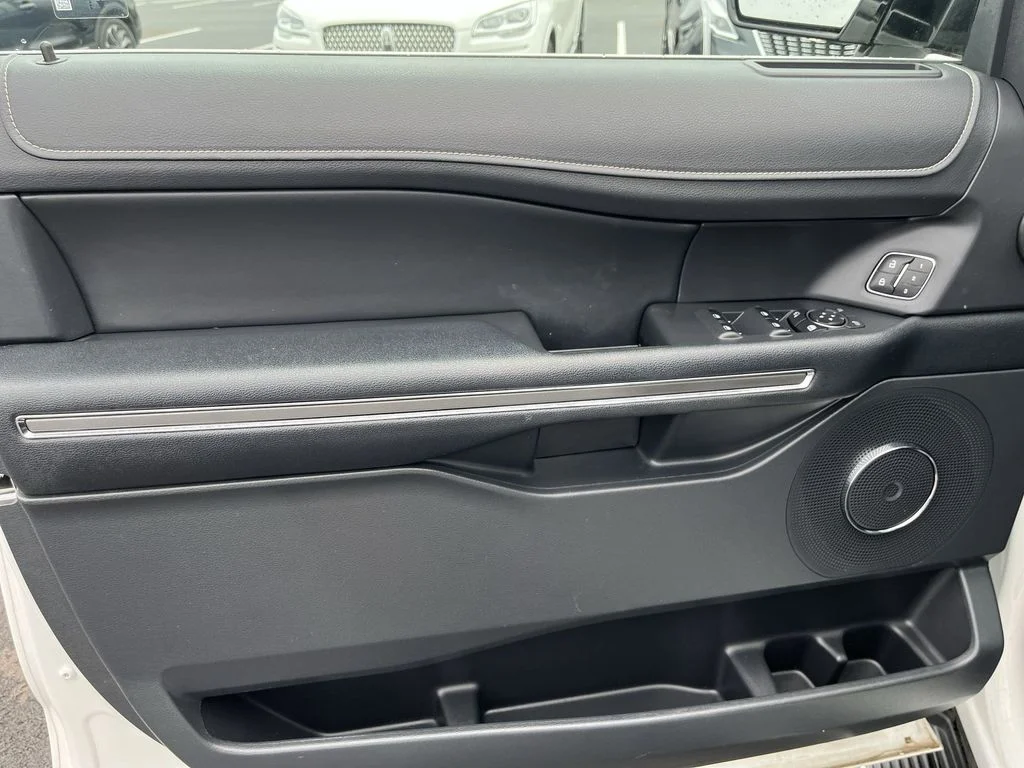Used 2022 White Ford XLT image 13