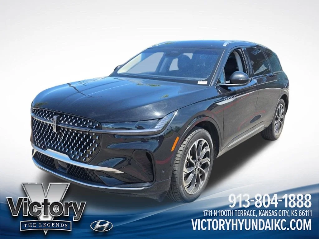 Used 2024 Black Lincoln Reserve image 1