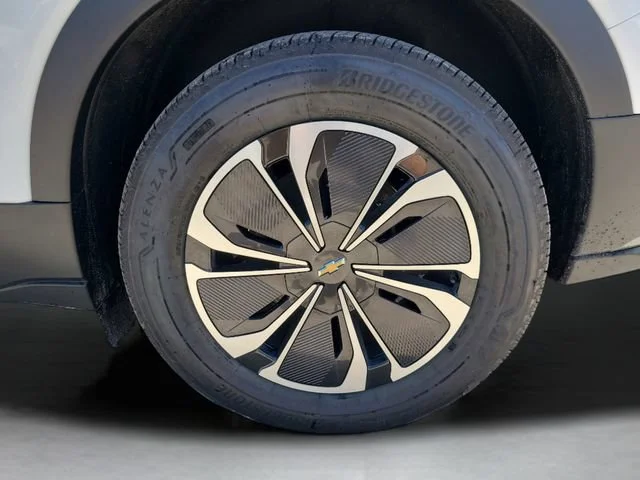 New 2025 Summit White Chevrolet LT image 10