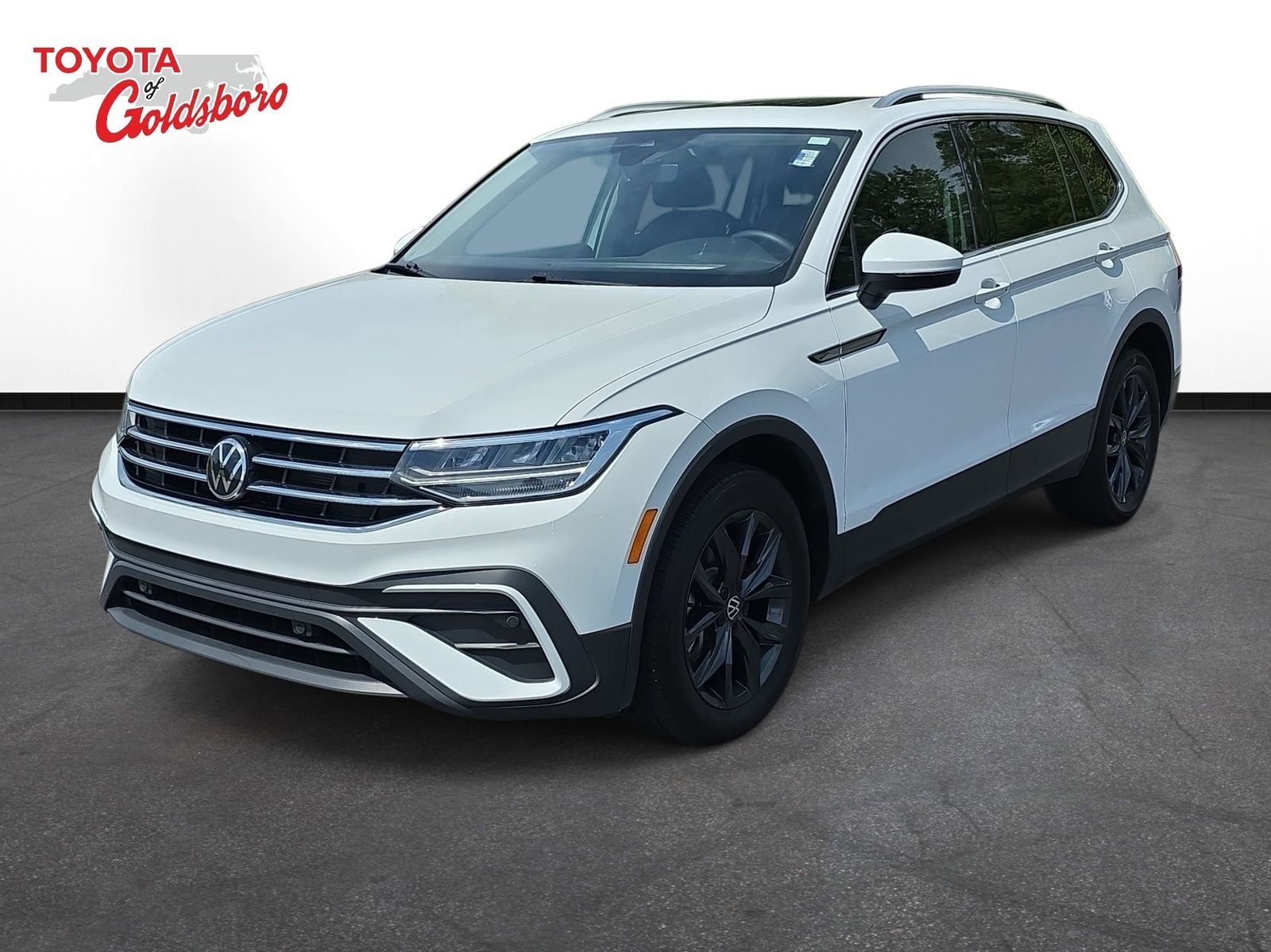 2024 Volkswagen Tiguan 2.0T SE's photo