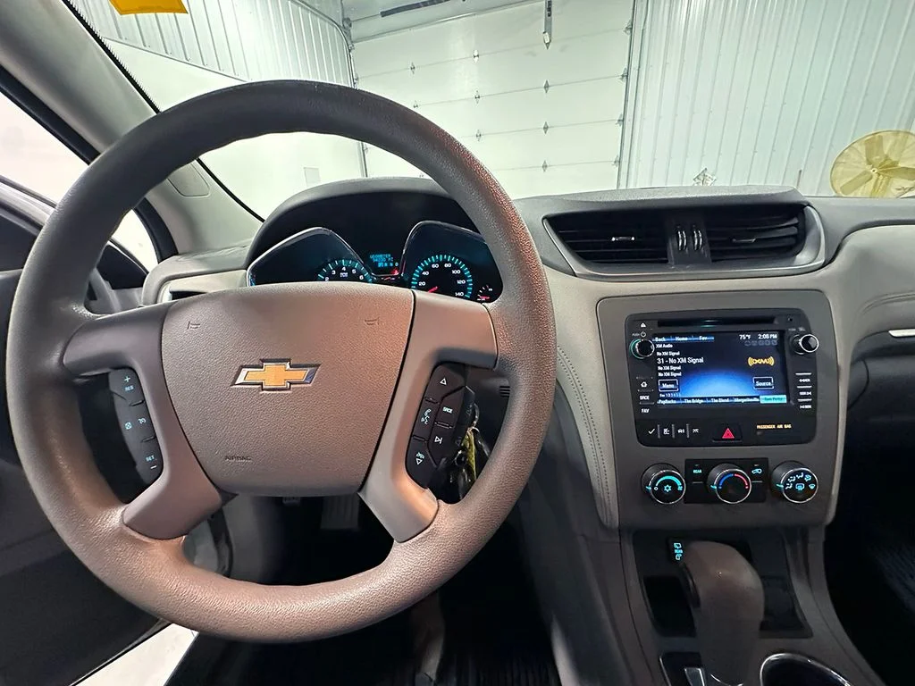 Used 2017 White Chevrolet LS image 34