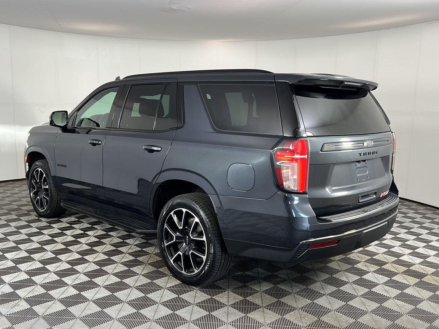 Used 2022 Evergreen Gray Metallic Chevrolet RST image 10