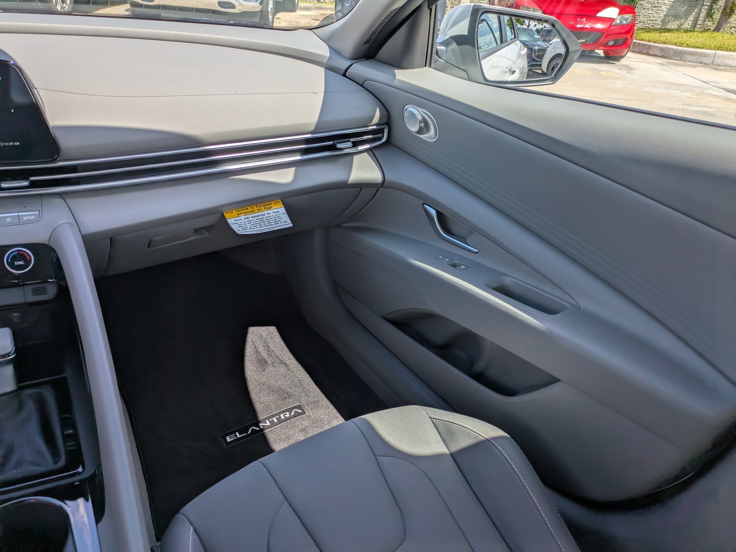 2024 Hyundai Elantra Blue - Photo 15