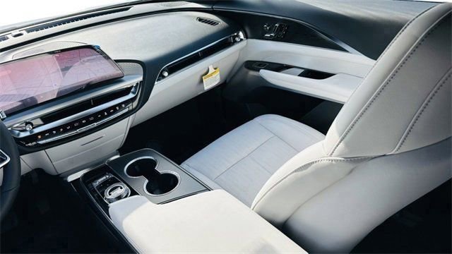 New 2026 Vibrant White Tricoat Cadillac Premium Luxury image 17