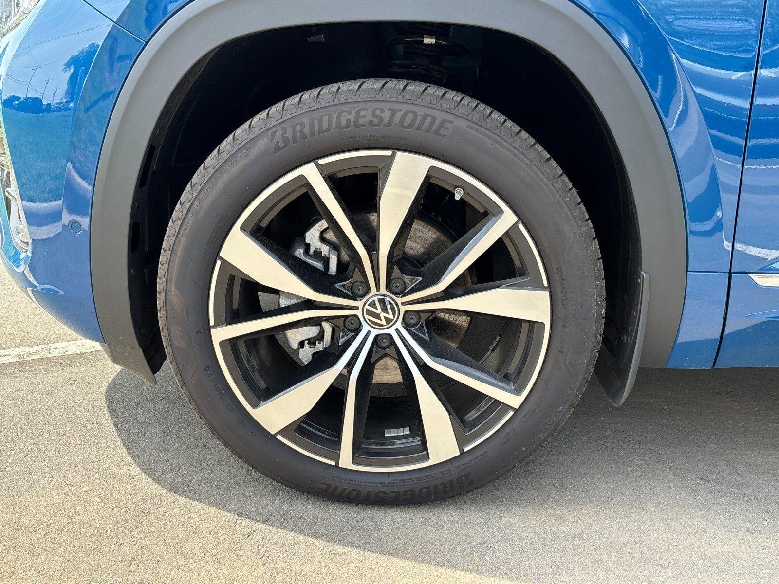 2025 Volkswagen Atlas SEL Premium R-Line - Photo 10