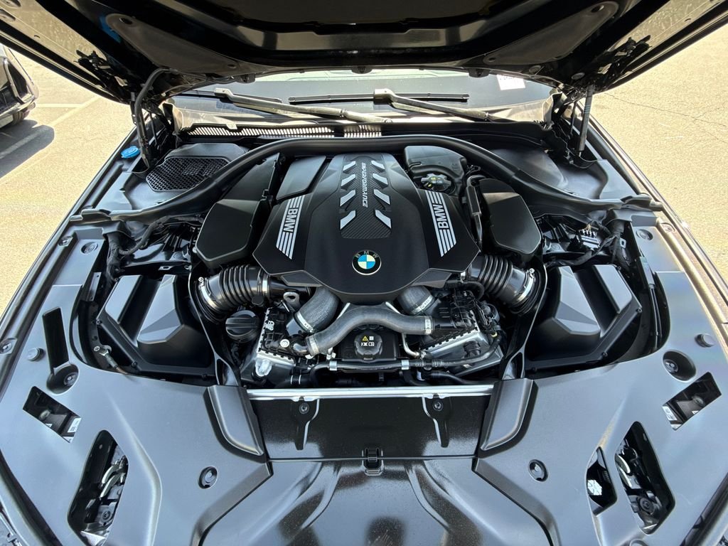 Used 2023 Black BMW M550i xDrive image 8