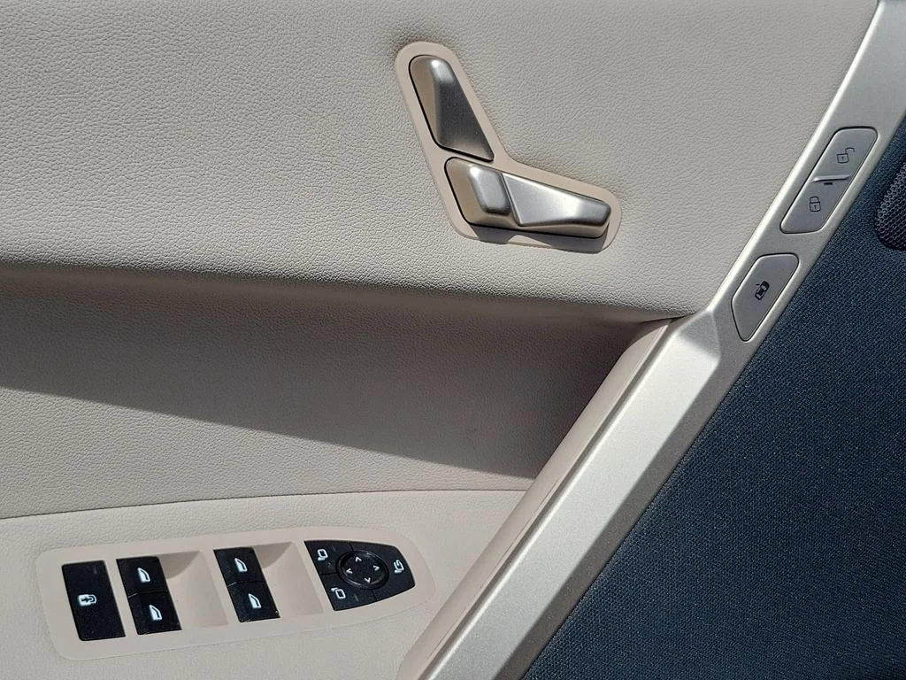 2025 BMW iX 50 - Photo 16