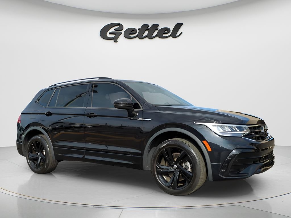 2023 Volkswagen Tiguan SE R-LINE BLACK