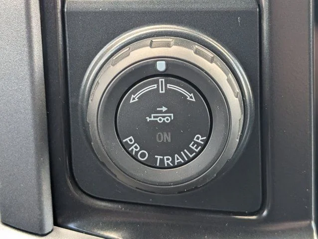 New 2026 Agate Black Metallic Ford XLT image 22