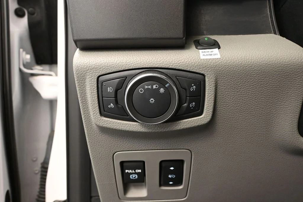 Used 2020 White Ford XLT image 24