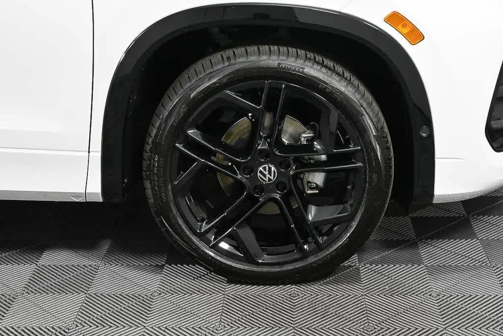 New 2026 Opal White Pearl Volkswagen SE R-Line Black image 38